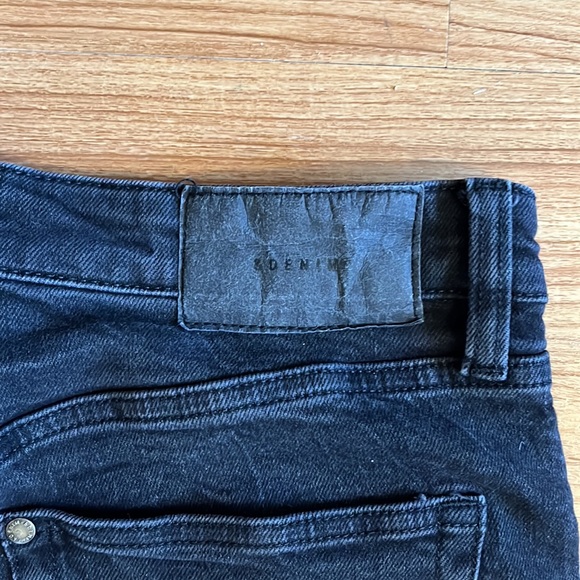 H&M Highwaisted Black Jeans - Picture 11 of 12